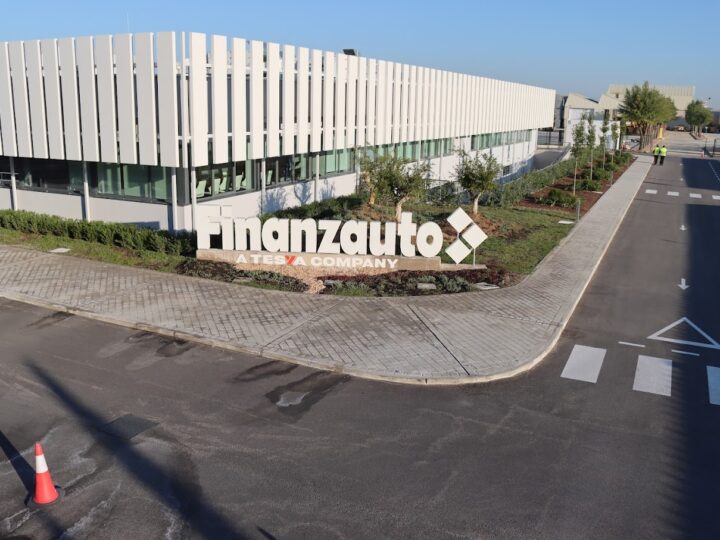 Finanzauto inaugura en Arganda un centro multiusos pionero para impulsar la formación y la innovación industrial