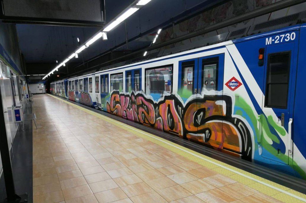 Unos grafiteros detienen el Metro en el trayecto La Poveda-Rivas Vaciamadrid para realizar pintadas
