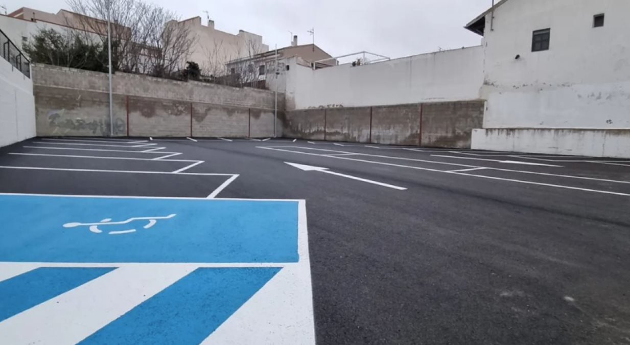 El nuevo parking público ya está abierto y listo para el uso de los argandeños y argandeñas