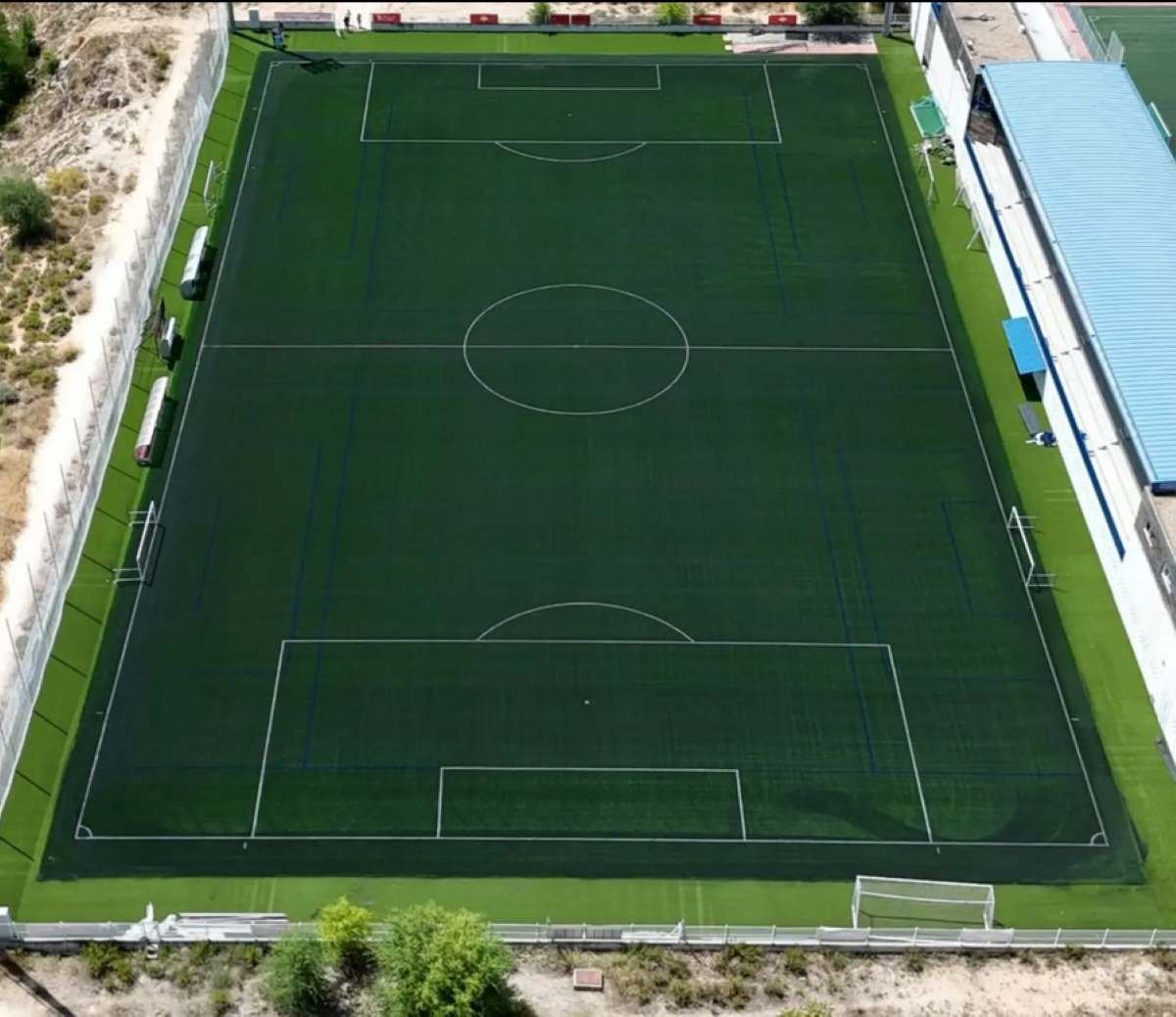 Finalizan las esperadas obras de renovación del césped artificial de la Ciudad del Fútbol