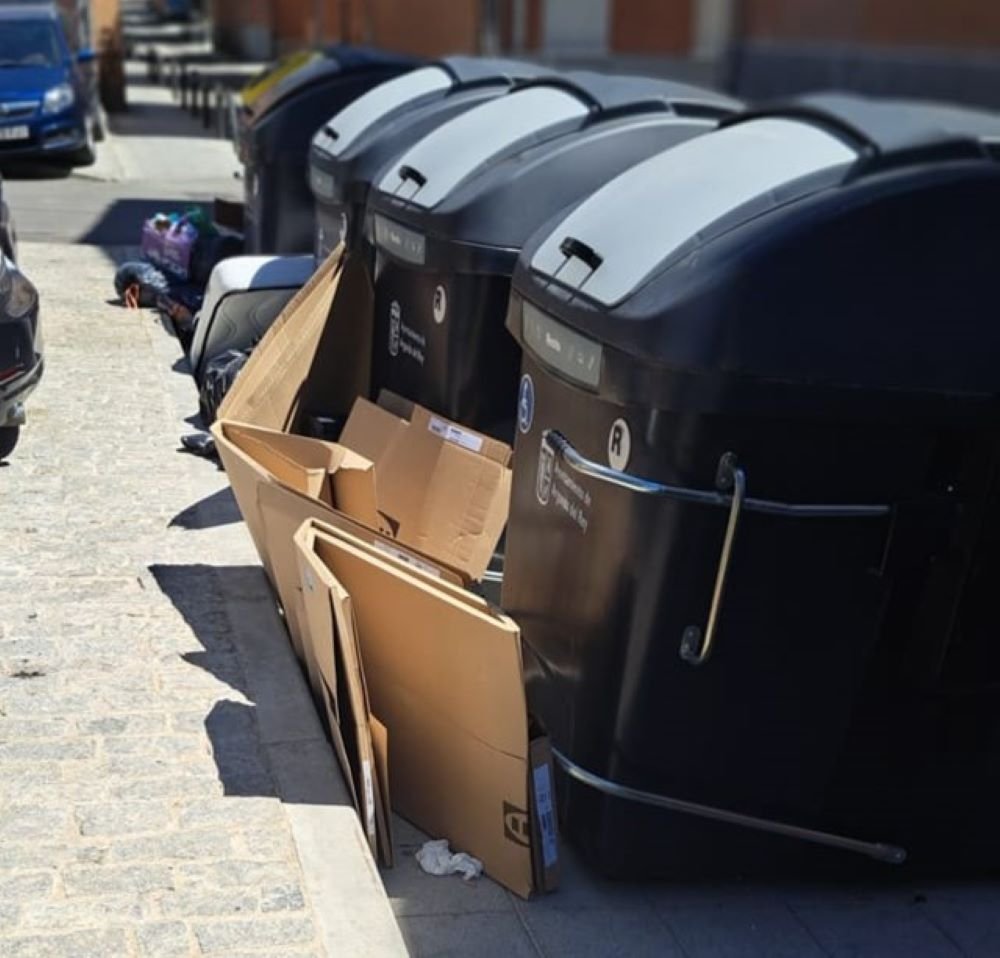 ‘Problemas de la ciudadanía’, los argandeños expresan su preocupación por la mala colocación de algunos cubos de basura