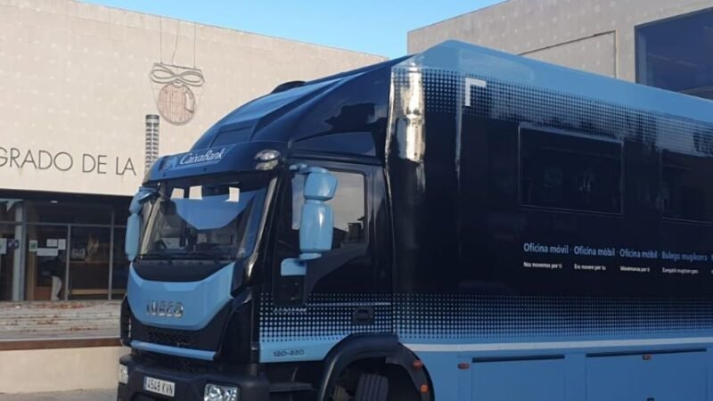 El Autobús de Caixabank vuelve al Centro Integrado de la Poveda el próximo 28 de agosto