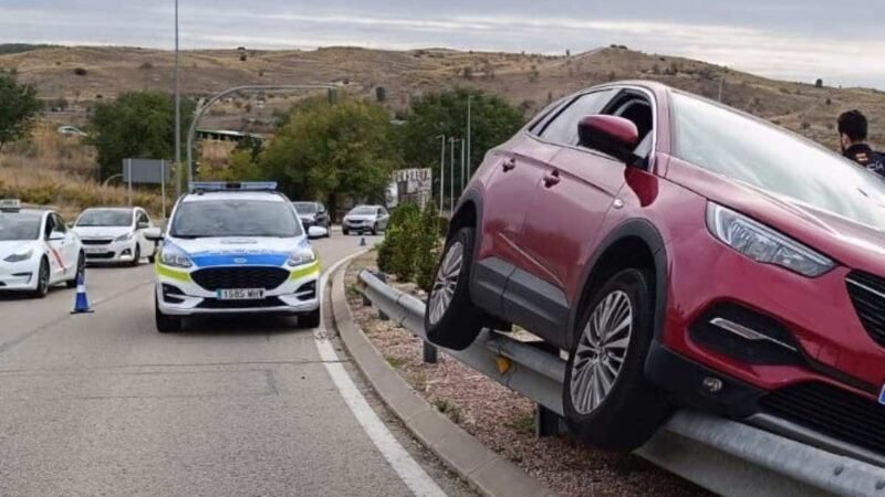 Distracciones al volante provocan dos accidentes en Arganda del Rey que se salta sin heridos