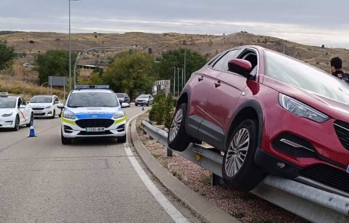 Distracciones al volante provocan dos accidentes en Arganda del Rey que se salta sin heridos