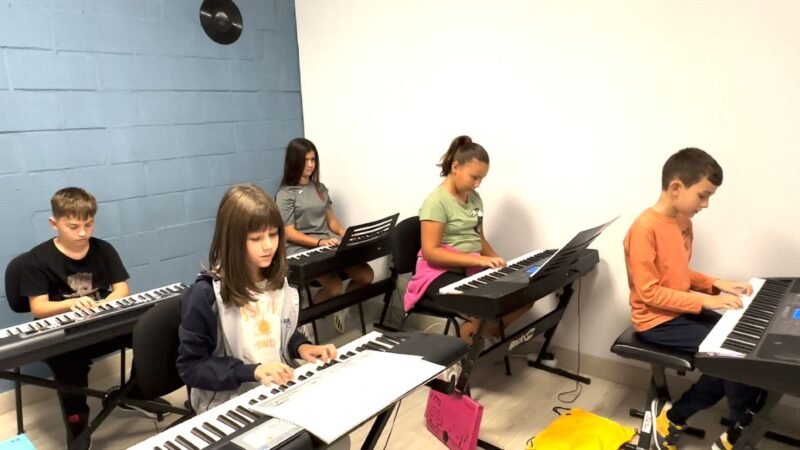 Caja de la Música lanza las nuevas y deseadas clases de piano y violín para niños y adolescentes en Arganda