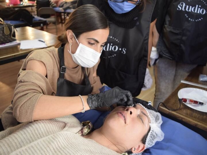 Microblading de cejas en Madrid: La tendencia que redefine tu mirada