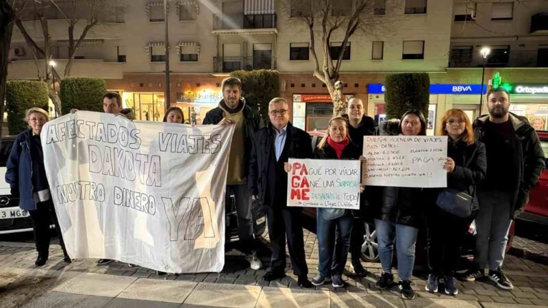 Vecinos de Arganda del Rey siguen exigiendo justicia por la presunta estafa de Dakota Viajes