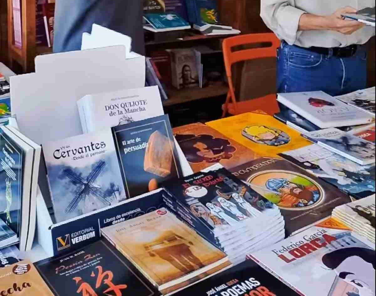 Una treintena de autores darán vida a la Feria del Libro de Arganda 2025