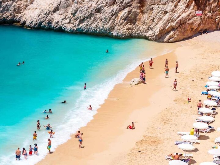 Cómo cuidar tu cabello en verano: la protección solar también es clave