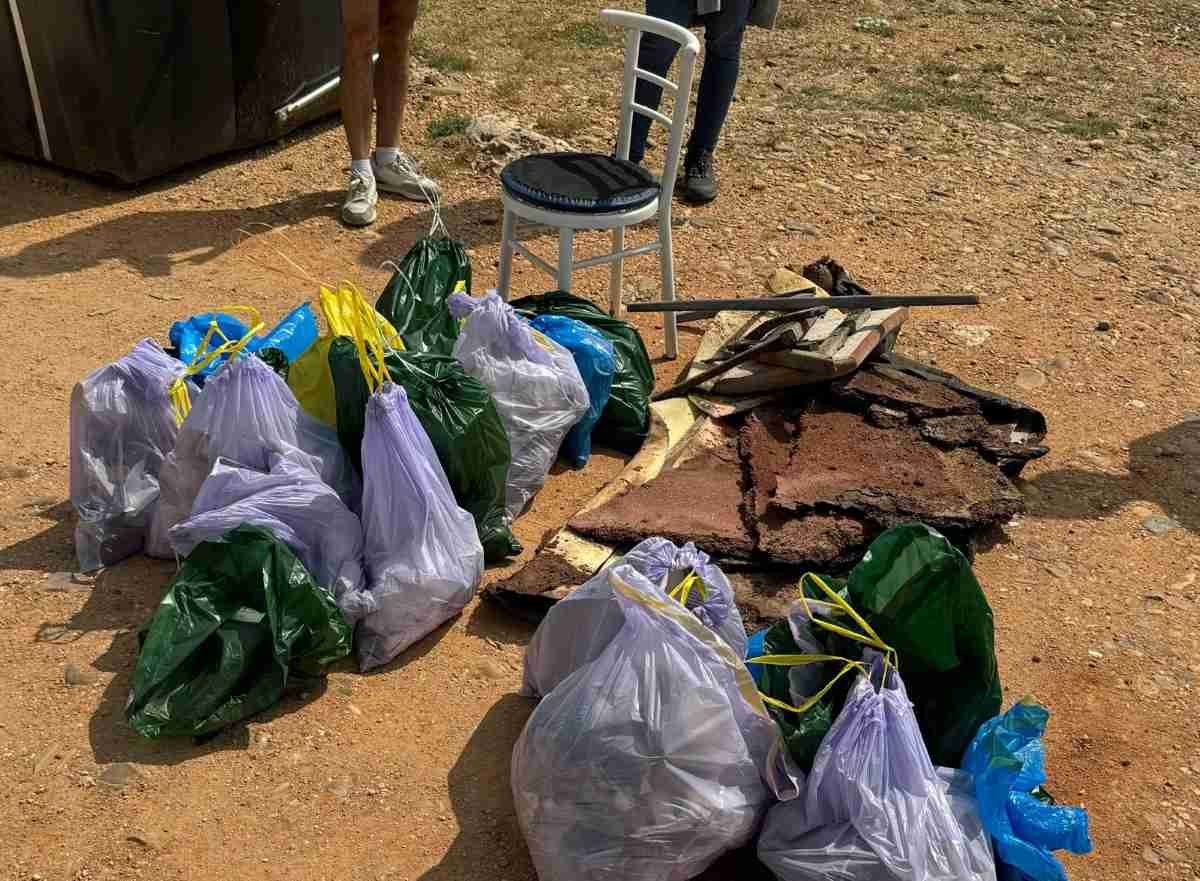 Minor Hotels y la Asociación Paisaje Limpio retiran 140 kg de residuos en la Dehesa del Carrascal