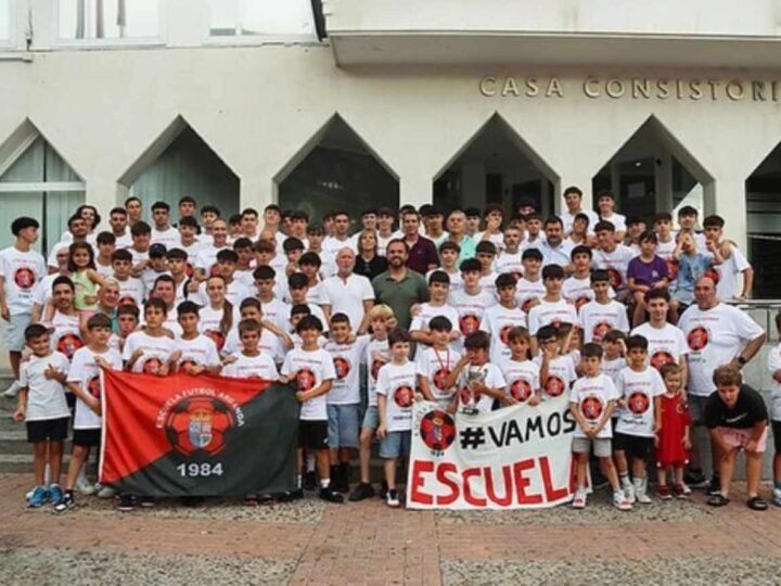 Reconocimiento municipal para cinco equipos de la Escuela de Fútbol Arganda tras una temporada brillante