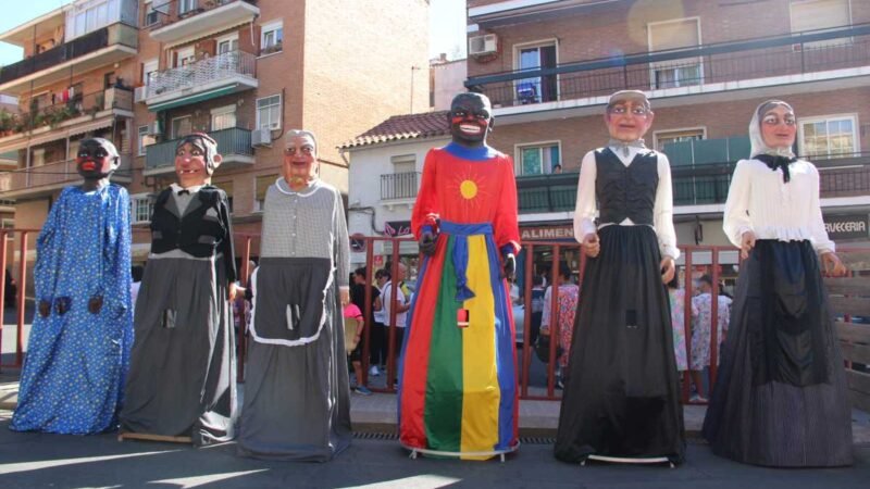 Los Gigantes y Cabezudos de Arganda se mostrarán por primera vez en una exposición durante las Fiestas Patronales 2025