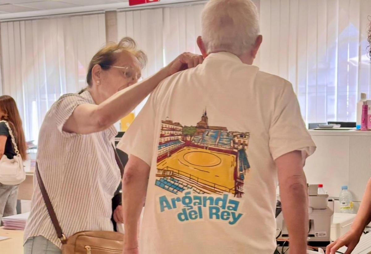La camiseta de las Fiestas Patronales arrasa con la venta de casi 500 unidades en tan solo 24 horas