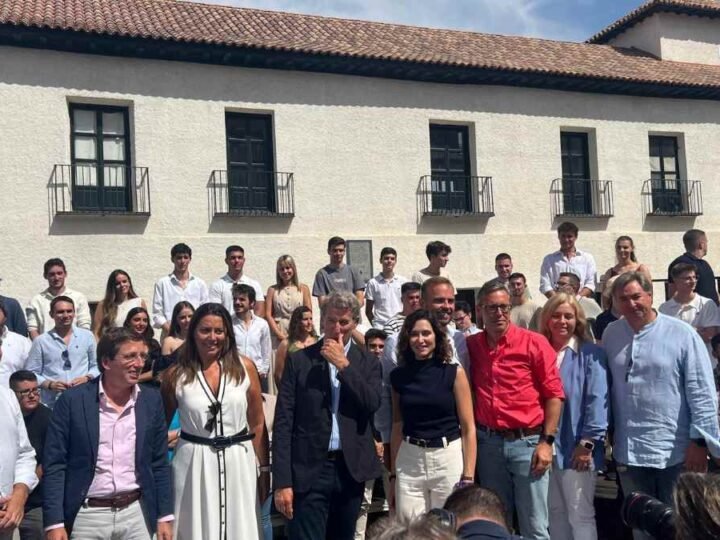 El alcalde Alberto Escribano inaugura el curso político del Partido Popular en Arganda junto a Ayuso y Feijóo
