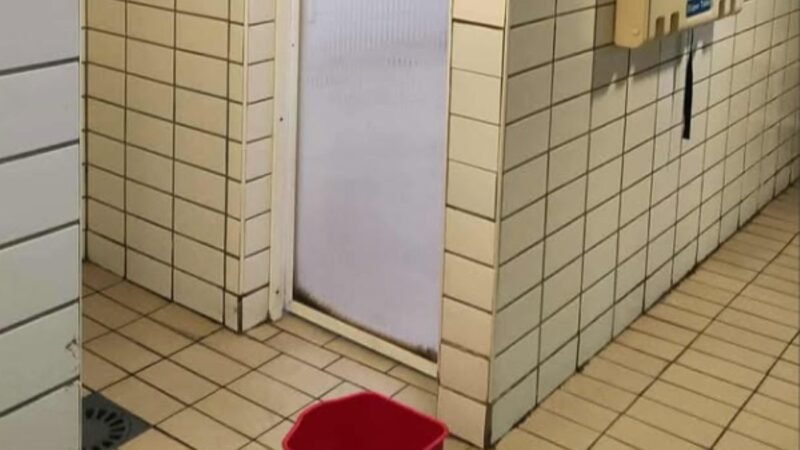 ‘Problemas de la ciudadanía’, argandeños denuncian el mal estado de los vestuarios en la Ciudad Deportiva Príncipe Felipe
