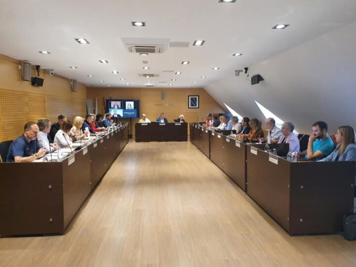 Alberto Escribano explora las vías legales para eliminar en Arganda la retribución a los concejales que no acudan a los Plenos