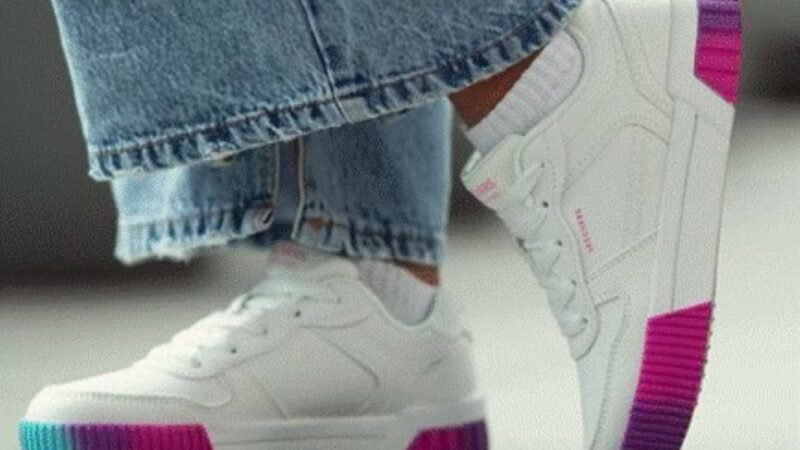 Zapatillas blancas de tendencia para este otoño