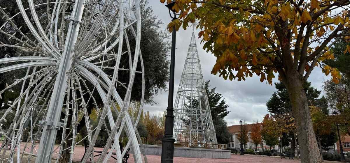 Arganda del Rey comienza a prepararse para la Navidad con una iluminación más amplia y sorprendente