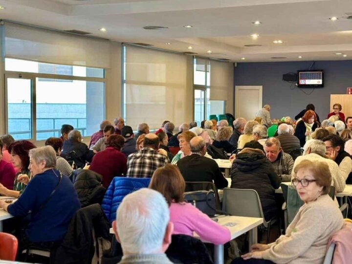 Arganda abre las inscripciones para la Cena de Nochebuena en el Centro de Mayores contra la soledad no deseada