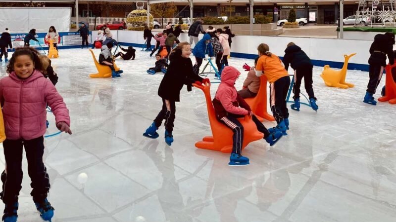 Más de 2.100 alumnos de Arganda disfrutarán de la pista de hielo municipal estas Navidades