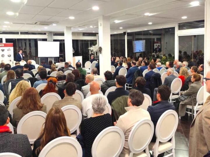 El Encuentro Empresarial Navideño de ASEARCO reúne a 200 personas y pone en valor el talento emprendedor del Sureste