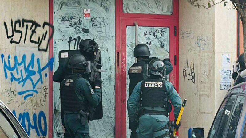 La Guardia Civil desaloja con éxito un inmueble ocupado ilegalmente en Arganda del Rey