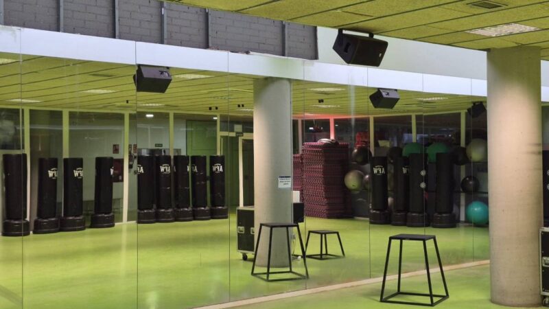 El Ayuntamiento repara las salas colectivas del Virgen del Carmen tras acabar con las filtraciones de la piscina