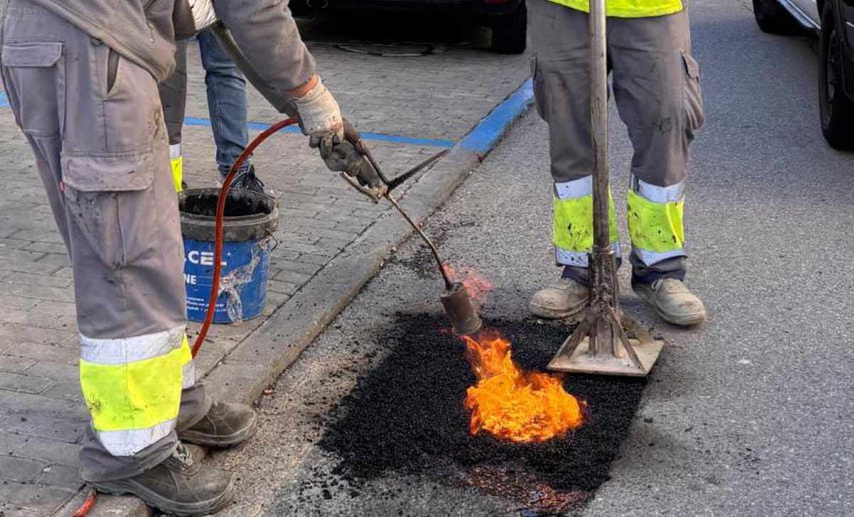 Reparados más de 70 baches tras el temporal con trabajos de asfaltado en frío