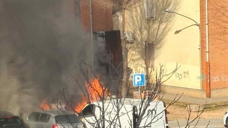 Incendio extinguido en una furgoneta junto al Montserrat Caballé en Arganda del Rey
