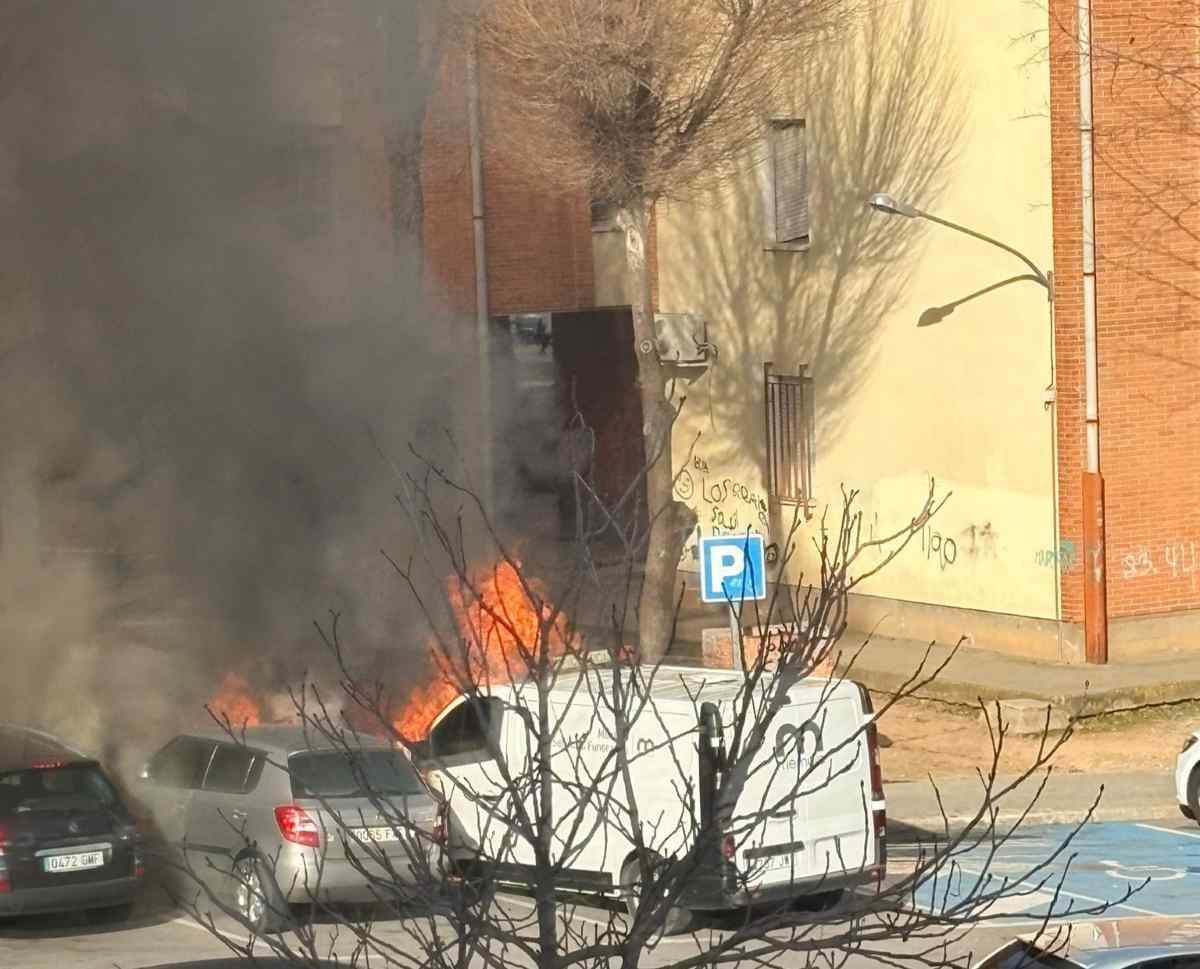 Incendio extinguido en una furgoneta junto al Montserrat Caballé en Arganda del Rey