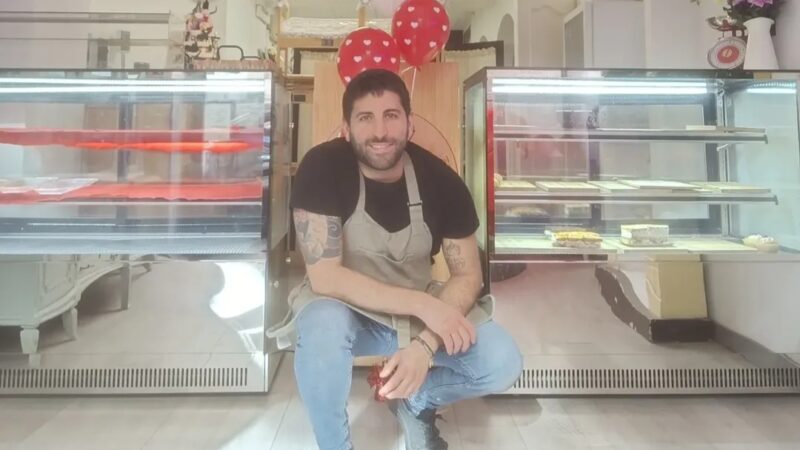 Quién está detrás de… Sweetpastrylidons: El joven argandeño que convirtió un hobby en el primer local de repostería creativa de Arganda