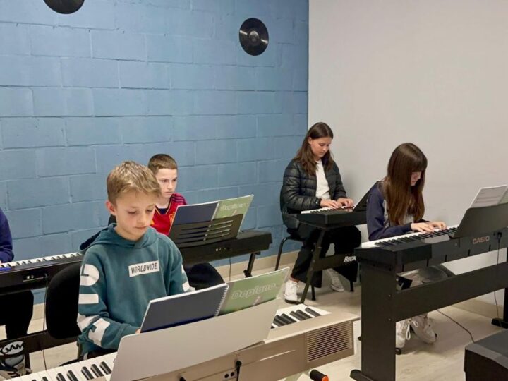 Caja de la Música lanza nuevas clases de 45 minutos para el curso 2026-2027: la oportunidad perfecta para empezar en la música