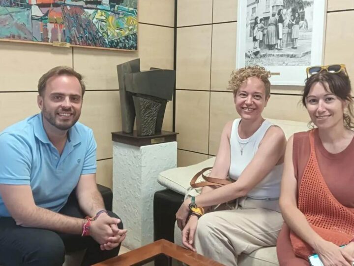 Alberto Escribano y la Asociación de Vecinos de Arganda analizan el futuro del municipio en la recta final de la legislatura