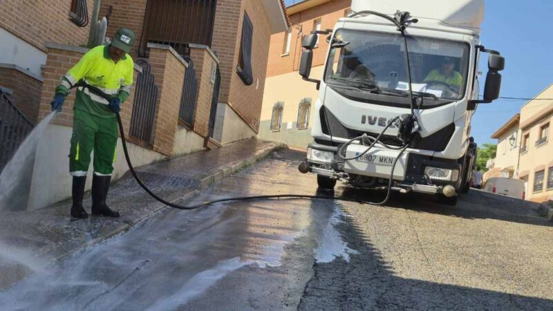 Arganda actúa en 50 calles con una histórica campaña de limpieza y retirada temporal de vehículos