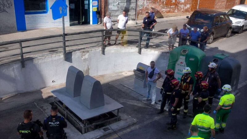 Susto en Arganda: un vecino queda atrapado en un contenedor de basura y tiene que ser rescatado
