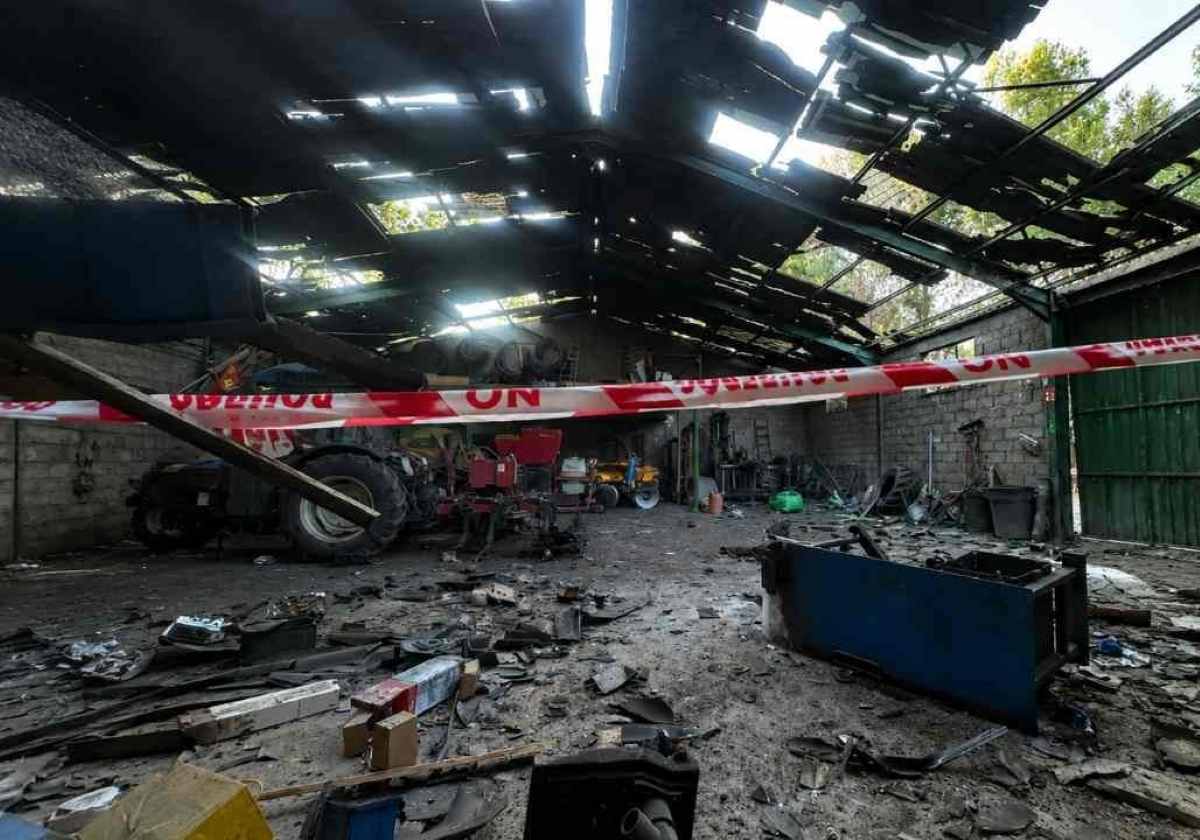 Una explosión de gas provoca importantes daños en una nave agrícola de Arganda y deja un trabajador herido