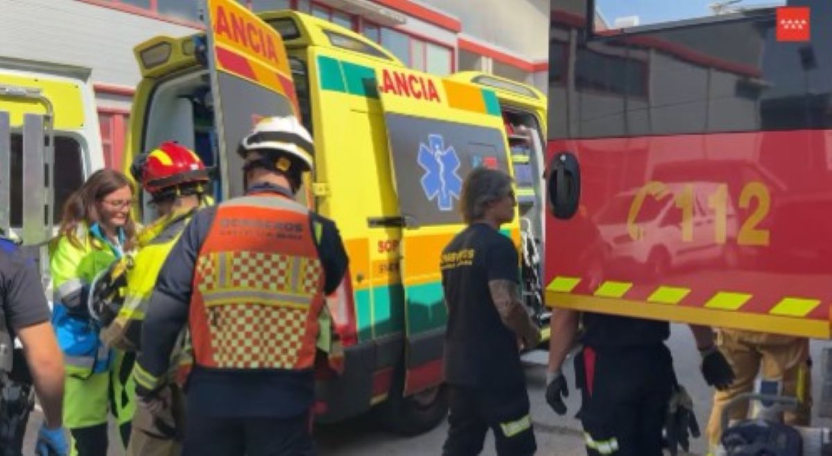 Un trabajador de 52 años, herido de gravedad tras una caída en una empresa de la calle Bronce de Arganda