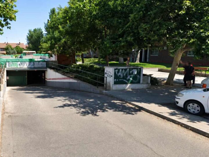 ‘Problemas de la ciudadanía’, vecinos de La Poveda preocupados por los problemas con la puerta del garaje Estrella de Oriente