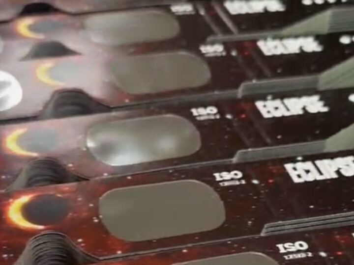 Arganda pone desde hoy más de 1.500 gafas gratuitas a disposición de los vecinos para el eclipse solar del próximo 12 de agosto