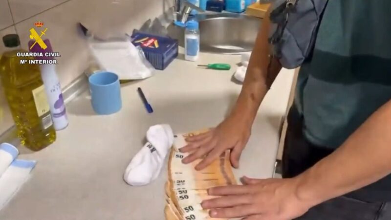 La Guardia Civil desarticula dos grupos de ladrones que habían robado en viviendas de Arganda y otras localidades de Madrid