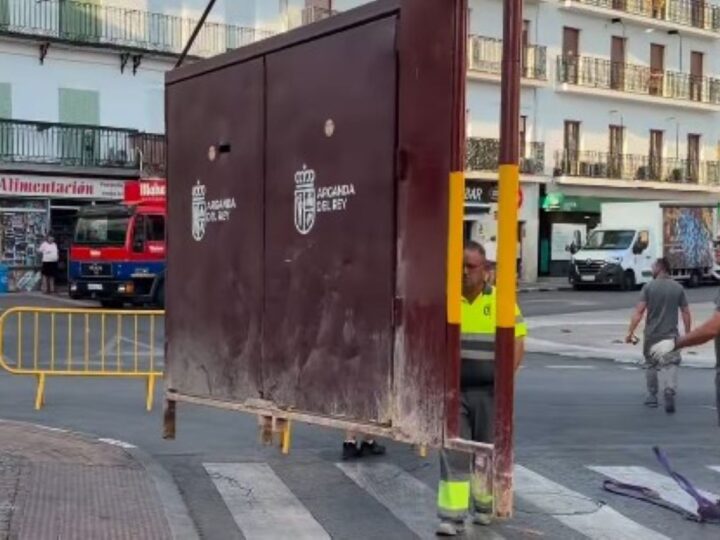 Arganda comienza el montaje de la plaza de toros para sus Fiestas Patronales