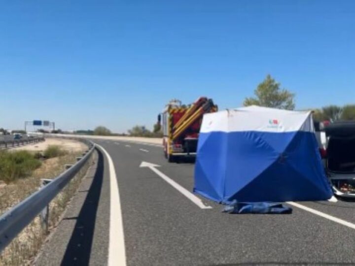 Muere un hombre de 93 años tras volcar su coche en la A-3 a la altura de Arganda