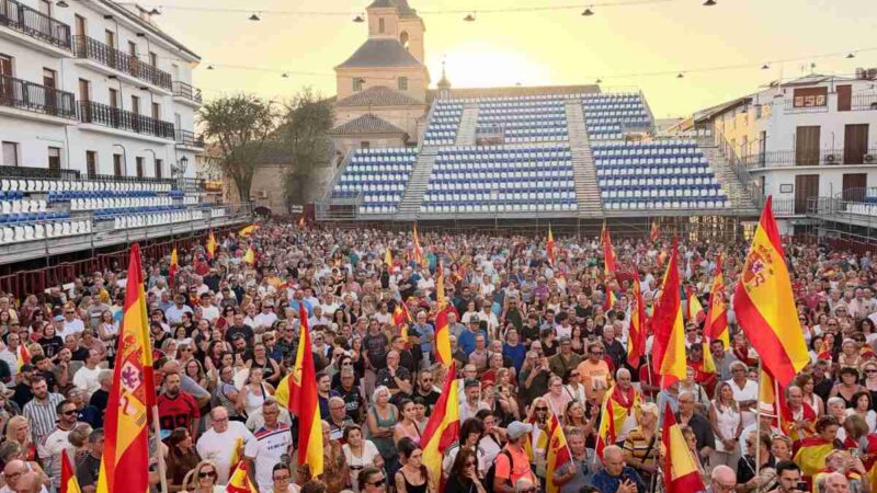 Arganda se vuelca con Ceuta y llena la Plaza de la Constitución en apoyo al pueblo ceutí