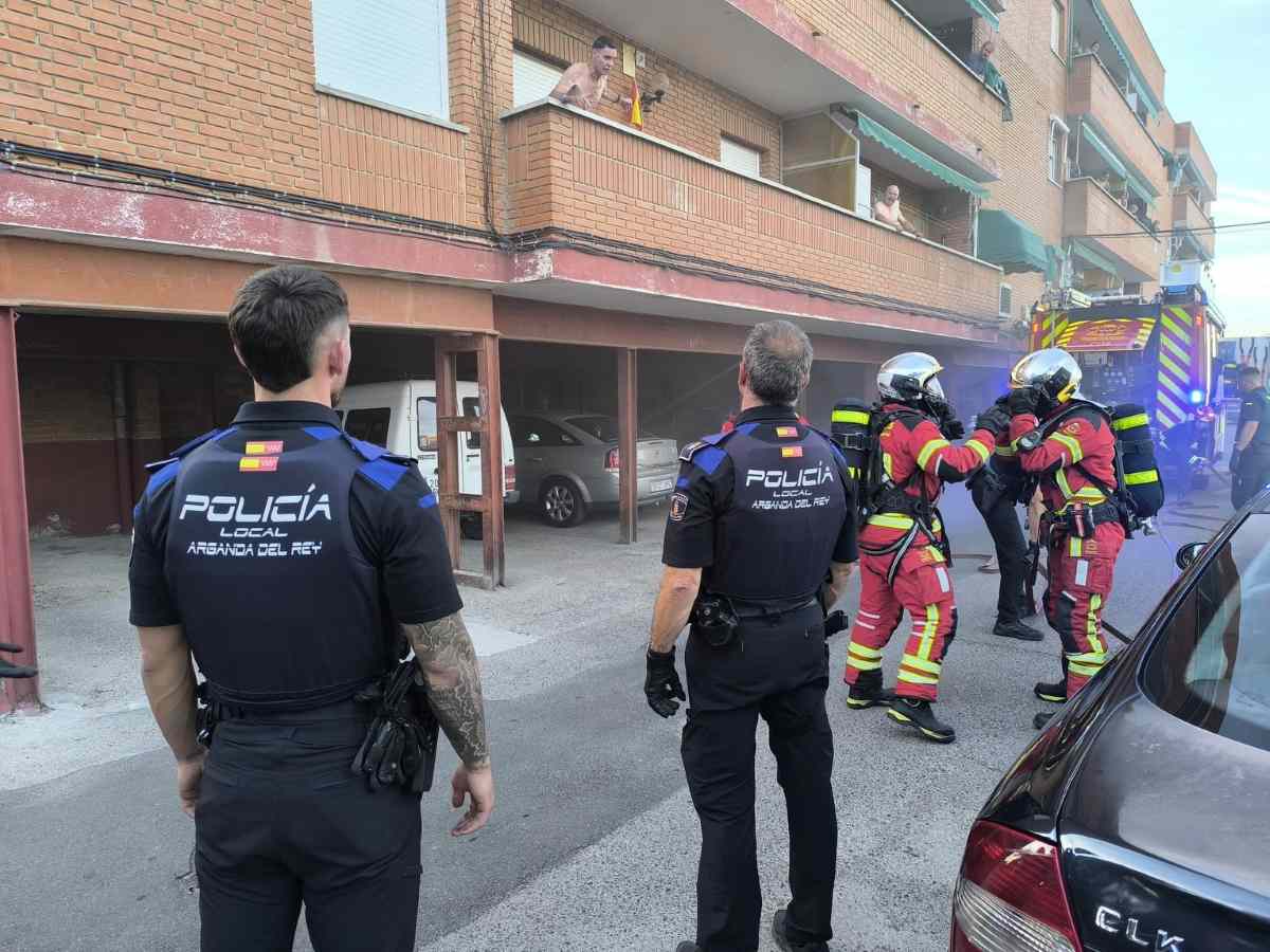 Incendio en una vivienda de la calle Tejar de Arganda con un herido trasladado al hospital