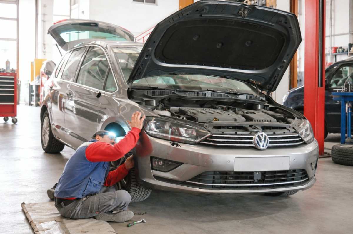 ¿Está tu coche preparado para las primeras lluvias? En ACM Automoción el taller de referencia en Arganda te ayudan a solucionar los problemas del otoño