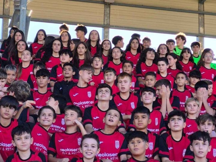 La AD Arganda CF presenta a sus 27 equipos en una tarde llena de emoción y orgullo por el club